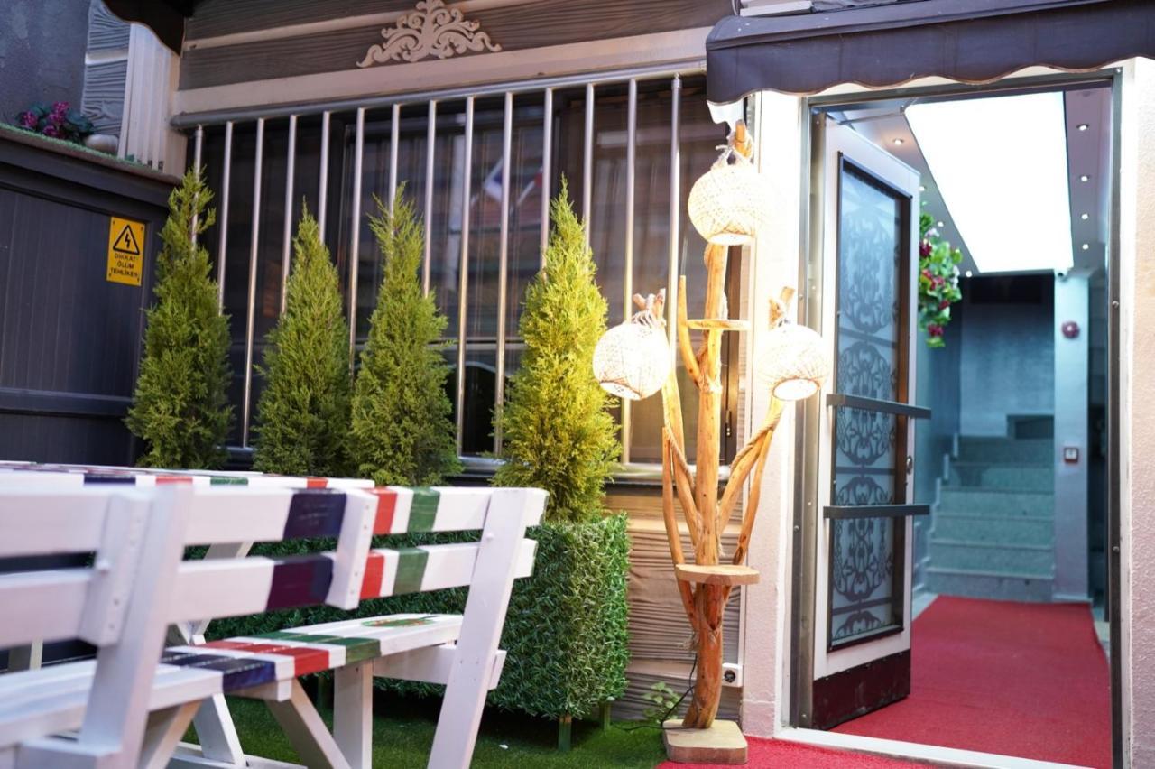 Middle Village Istanbul Bagian luar foto
